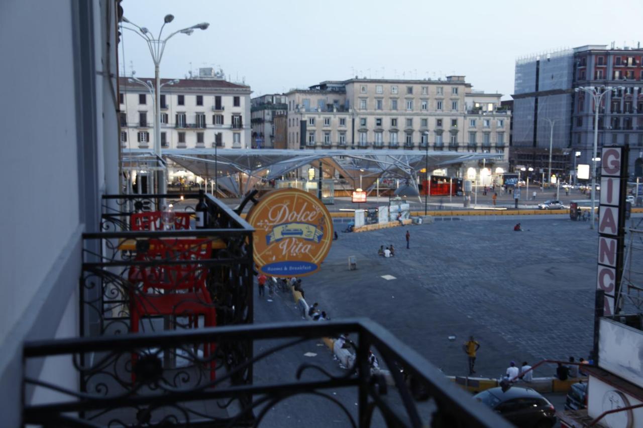 Dolce Vita Rooms & Breakfast Neapel Exteriör bild