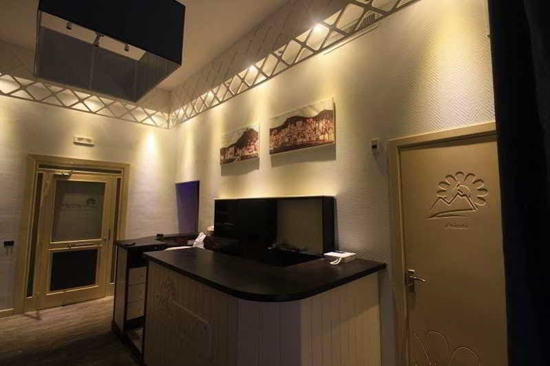 Dolce Vita Rooms & Breakfast Neapel Exteriör bild